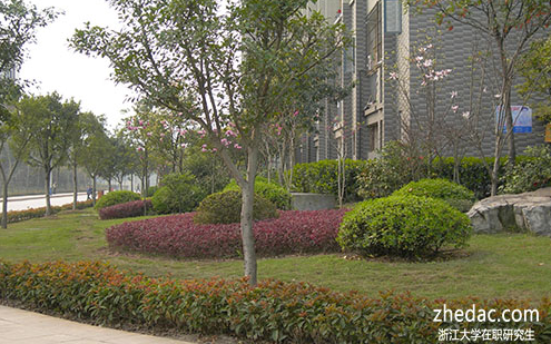 浙江大學(xué)會(huì)計(jì)學(xué)在職研究生學(xué)費(fèi)一年多少?